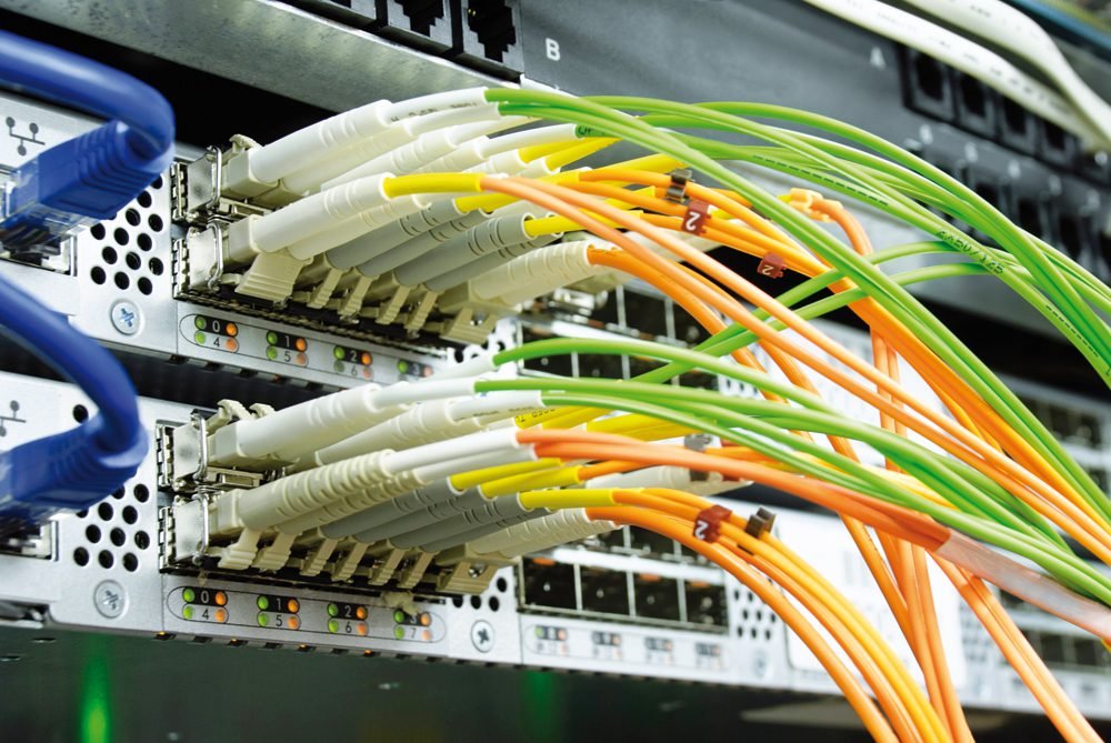 Structured cabling in data centers